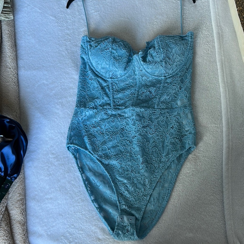 ZARA Elegant Lace Bodysuit in Baby Blue